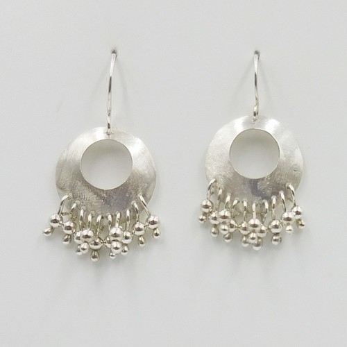 Click to view detail for DKC-1176 Earrings Open Circles & Cluster Beads $80